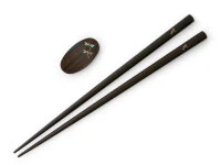 Essstäbchen Set Mit Ablage Tonbo, Ebenholz 3 Essstäbchen Set Mit Ablage Tonbo, Ebenholz – Bild 3