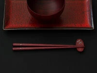 Essstäbchen Set Mit Ablage Tonbo, Purple Heart 9 Essstäbchen Set Mit Ablage Tonbo, Purple Heart – Bild 9