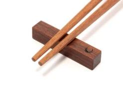 Essstäbchenablage MOON Granadillo -Produkte Für Zuhause essstaebchenablage moon granadillo 1