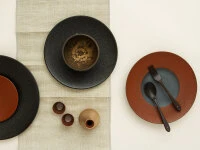 Tiefer Teller Homura, Rot, 3 Größen 12 Tiefer Teller Homura, Rot, 3 Größen – Bild 12